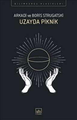 STALKER: Uyanık mısın? Geçenlerde... hayatımızın... sanatın bencil olmayan anlamı hakkında konuşuyordunuz... Müziği ele alalım. Müzik gerçekten çok az bağlantılı; doğruyu söylemek gerekirse, eğer bağlantılıysa, o zaman ideal olmayan bir şekilde, mekanik olarak, boş bir sesle... Çağrışımsız... çağrışımsız... Yine de müzik mucizevi bir şekilde ruhun derinliklerine işler! Armonize edilmiş gürültüye cevap olarak içimizde yankılanan nedir? Ve onu bizim için büyük bir haz kaynağına dönüştürüyor. Ve bizi birleştiriyor ve sarsıyor? Amacı nedir? Ve hepsinden önemlisi, kimin için? Diyeceksiniz ki: hiçbir şey için ve... ve hiç kimse için, sadece öyle. Bencilce değil. Öyle olmasa da... belki de... Çünkü her şeyin sonunda kendi anlamı vardır. Hem anlamı hem de nedeni. Stalker,Andrey Tarkovsky,Bilim kurgu,Sinema Stalker | Tüm Filmi İzleyin | Yönetmen: Andrey Tarkovsky | Film İncelemesi